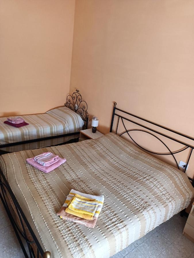 Casa Arcobaleno Hotel Amelia Bagian luar foto